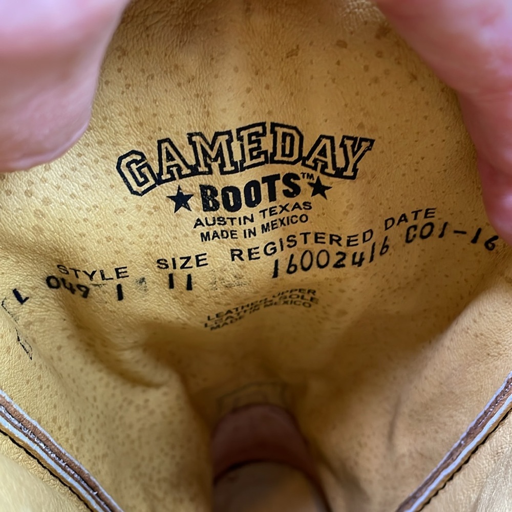 ⭐️NWT Kentucky Wildcats embroidered gameday woman’s distressed cowboy boots 11 - Picture 7 of 12